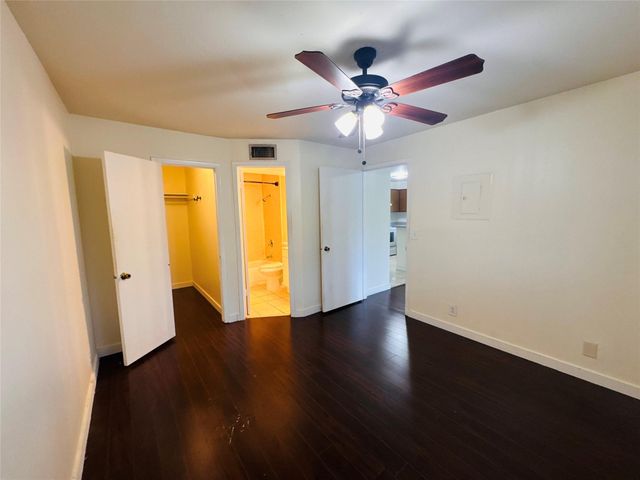 4090 N Pine Island Rd 301, Sunrise, FL 33351