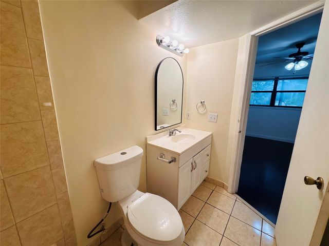 4090 N Pine Island Rd 301, Sunrise, FL 33351