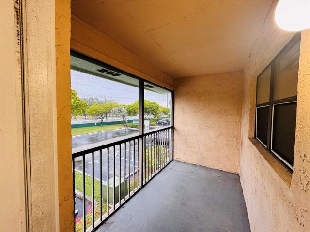 4090 N Pine Island Rd 301, Sunrise, FL 33351
