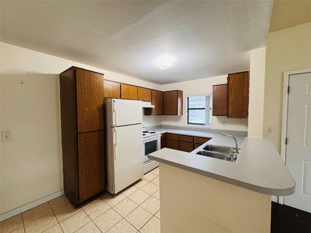 4090 N Pine Island Rd 301, Sunrise, FL 33351