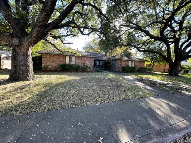120 Shadybrook Drive, Desoto, TX 75115