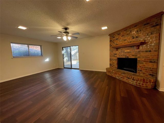 120 Shadybrook Drive, Desoto, TX 75115