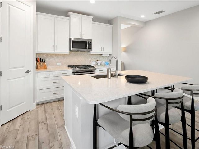 3980 Pegasus WAY, Naples, FL 34120