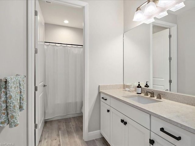 3980 Pegasus WAY, Naples, FL 34120