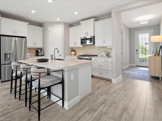 3980 Pegasus WAY, Naples, FL 34120