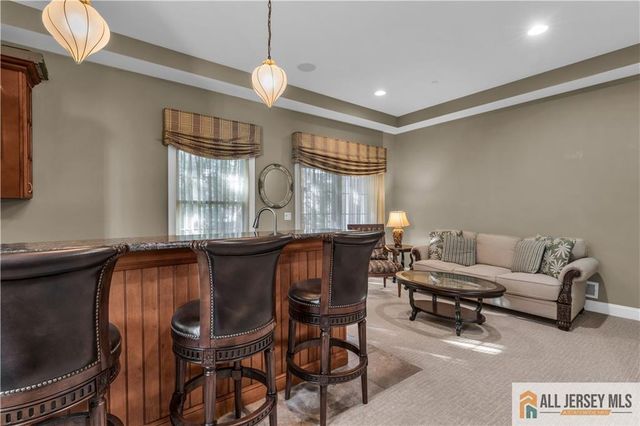 12 White Oak Lane 112, Matawan, NJ 07747