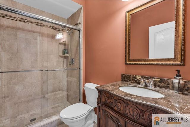 12 White Oak Lane 112, Matawan, NJ 07747