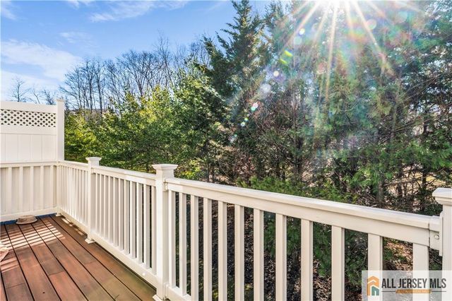 12 White Oak Lane 112, Matawan, NJ 07747