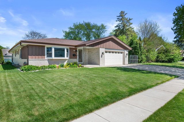 5358 Mulberry DRIVE, Greendale, WI 53129