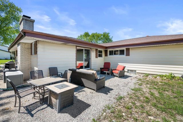 5358 Mulberry DRIVE, Greendale, WI 53129