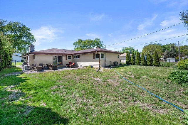 5358 Mulberry DRIVE, Greendale, WI 53129