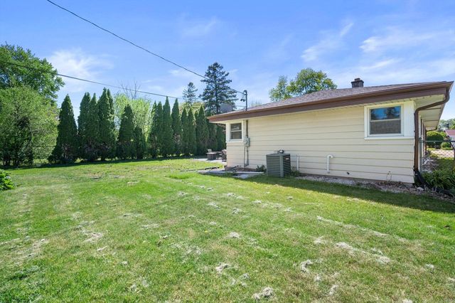 5358 Mulberry DRIVE, Greendale, WI 53129