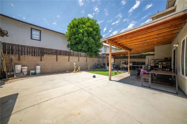 8936 Summerwood Way, Fontana, CA 92335