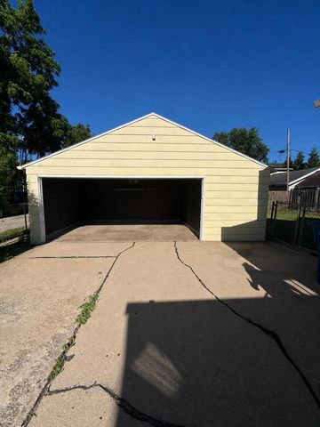 722 WRIGHT STREET, Oshkosh, WI 54901