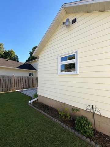 722 WRIGHT STREET, Oshkosh, WI 54901
