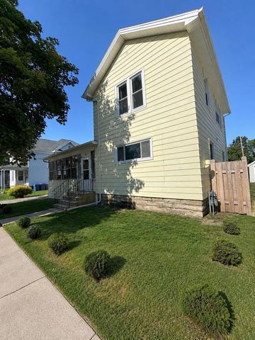 722 WRIGHT STREET, Oshkosh, WI 54901