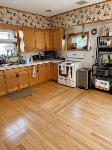 722 WRIGHT STREET, Oshkosh, WI 54901