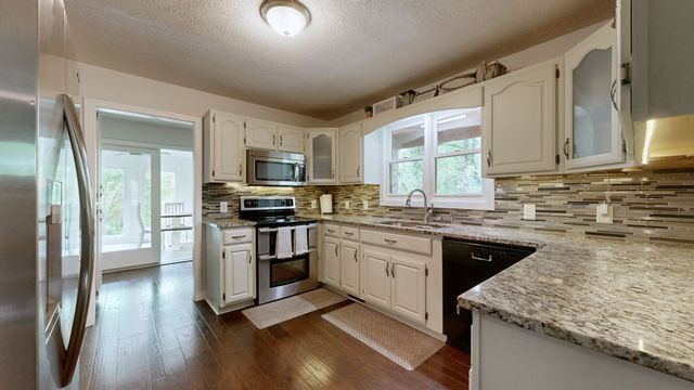 9695 Hartsville Pike, Lebanon, TN 37087
