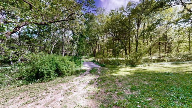 9695 Hartsville Pike, Lebanon, TN 37087
