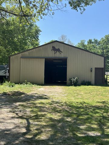 9695 Hartsville Pike, Lebanon, TN 37087