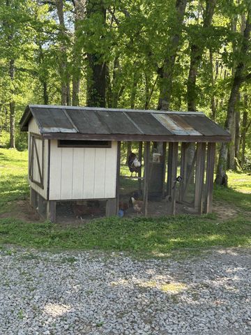 9695 Hartsville Pike, Lebanon, TN 37087