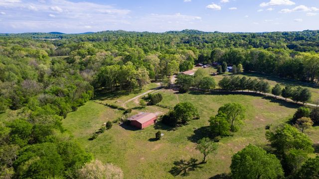 9695 Hartsville Pike, Lebanon, TN 37087