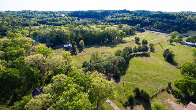 9695 Hartsville Pike, Lebanon, TN 37087