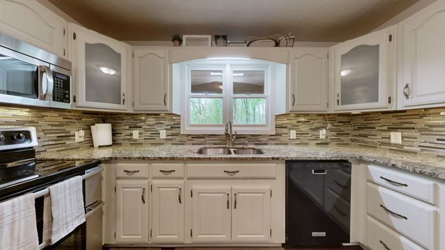 9695 Hartsville Pike, Lebanon, TN 37087