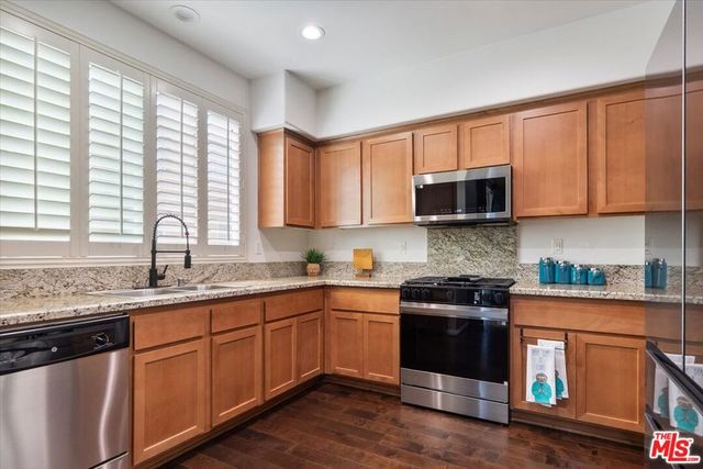 11926 Olive Glen Lane, Los Angeles, CA 90047