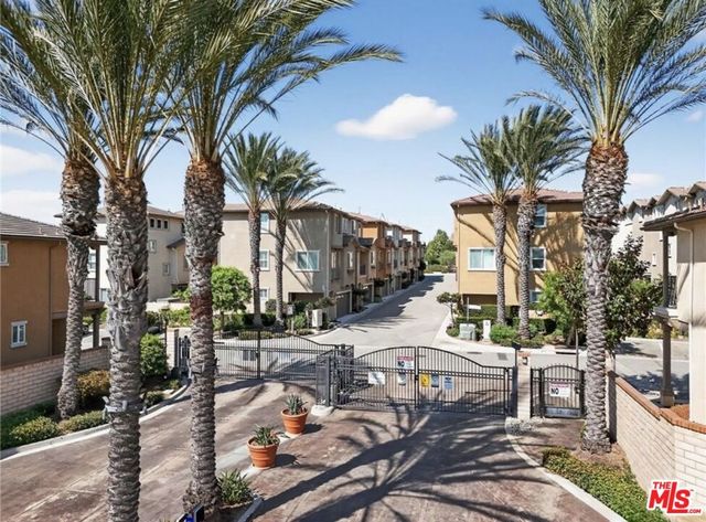 11926 Olive Glen Lane, Los Angeles, CA 90047