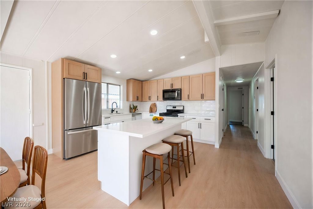 3414 Isle Royale Drive, Las Vegas, NV 89122 — photo 2