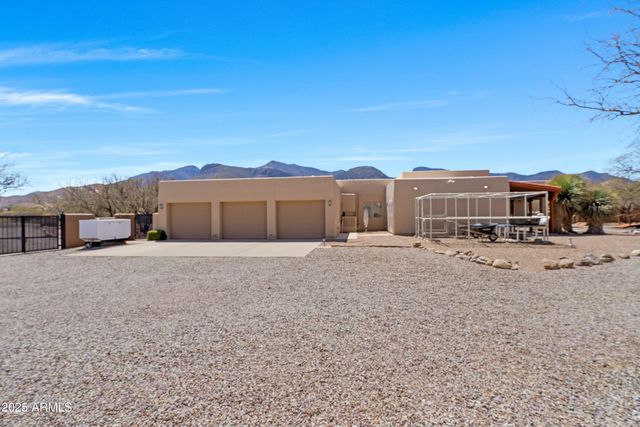 5640 S EQUESTRIAN Place, Hereford, AZ 85615