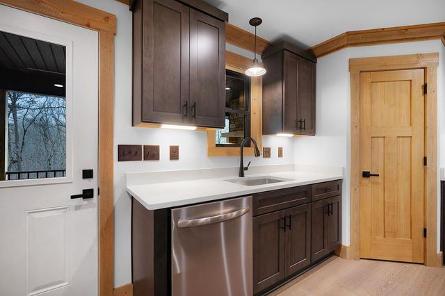 152 Noah Court, Ellijay, GA 30540