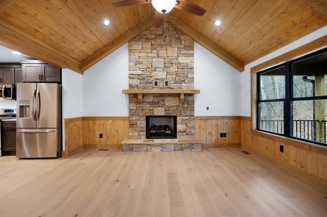 152 Noah Court, Ellijay, GA 30540