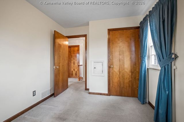 1915 Rolling Hills Road, Charleston, WV 25314