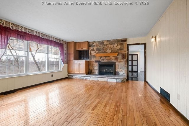 1915 Rolling Hills Road, Charleston, WV 25314