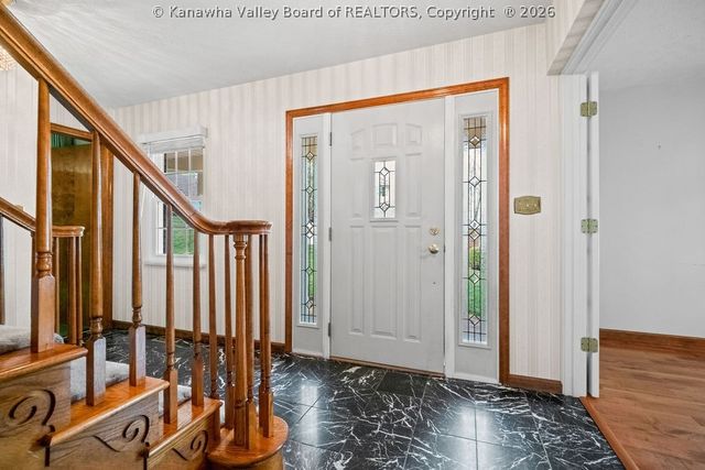 1915 Rolling Hills Road, Charleston, WV 25314