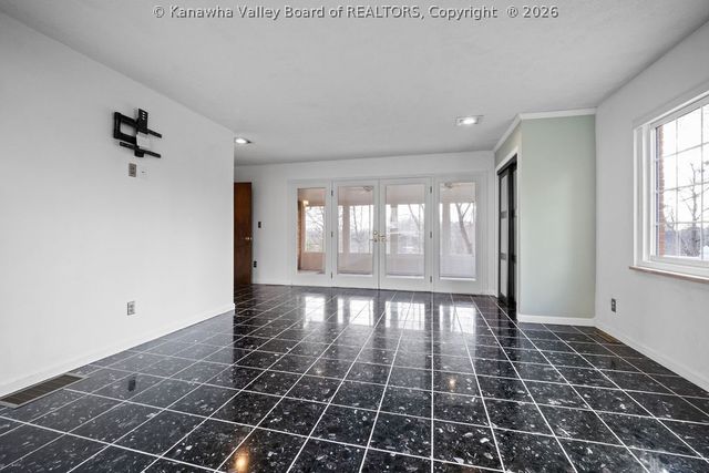 1915 Rolling Hills Road, Charleston, WV 25314