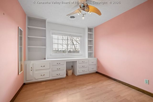 1915 Rolling Hills Road, Charleston, WV 25314