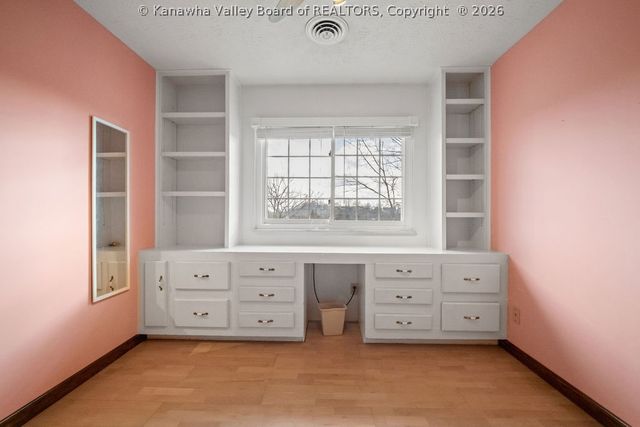 1915 Rolling Hills Road, Charleston, WV 25314