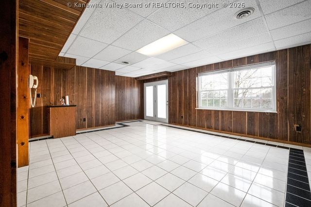 1915 Rolling Hills Road, Charleston, WV 25314