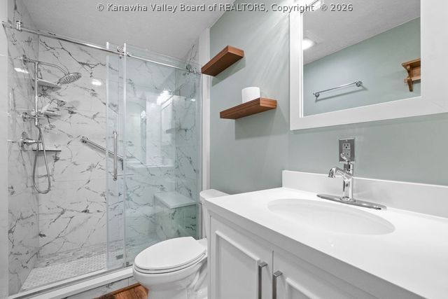 1915 Rolling Hills Road, Charleston, WV 25314