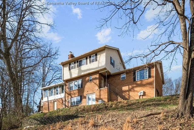 1915 Rolling Hills Road, Charleston, WV 25314