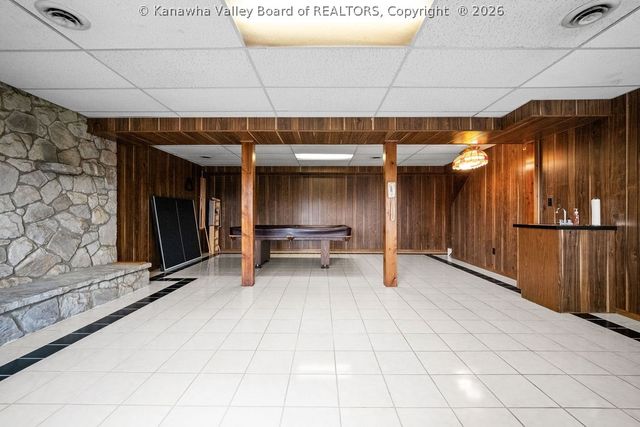 1915 Rolling Hills Road, Charleston, WV 25314