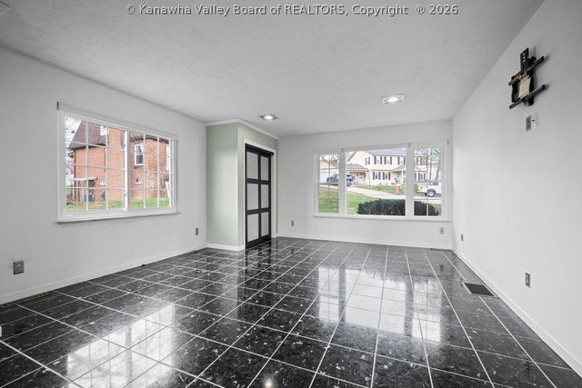 1915 Rolling Hills Road, Charleston, WV 25314