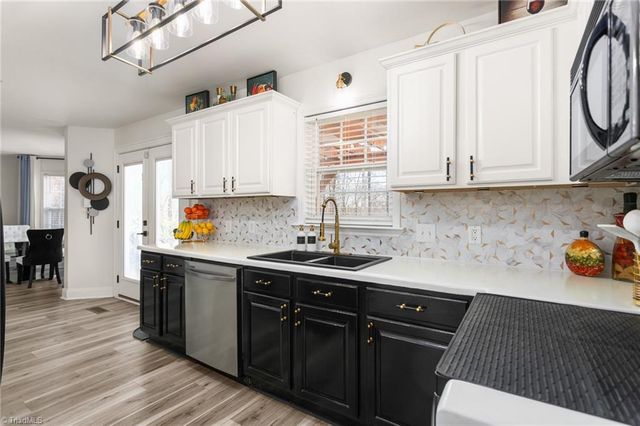 107 Cottonwood Lane, Summerfield, NC 27358