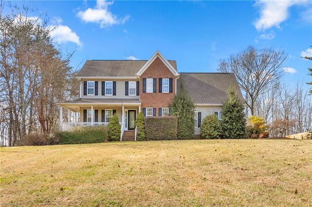 107 Cottonwood Lane, Summerfield, NC 27358