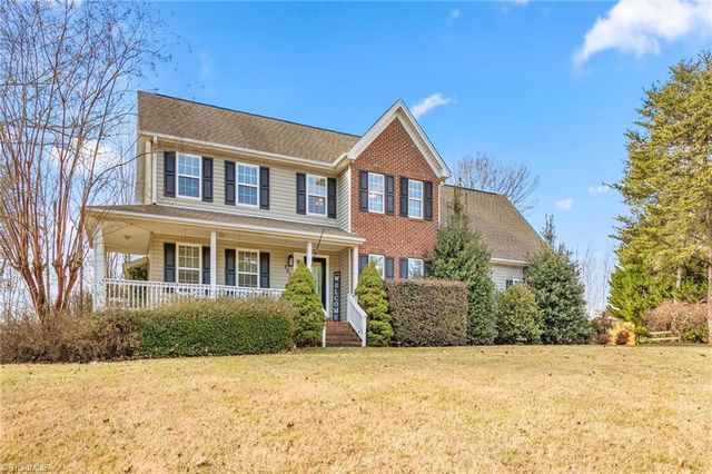 107 Cottonwood Lane, Summerfield, NC 27358