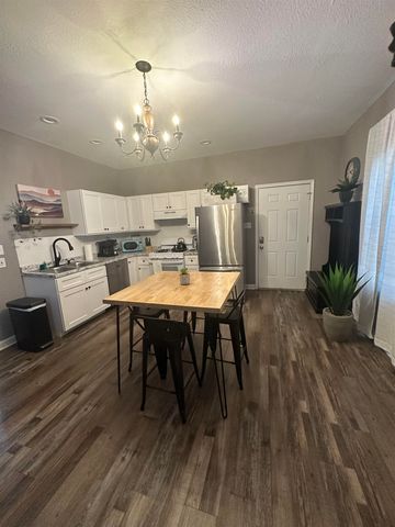 311 A & B Engeron Street, Houma, LA 70363
