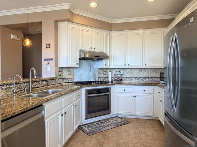 9923 Fieldthorn St., San Diego, CA 92127